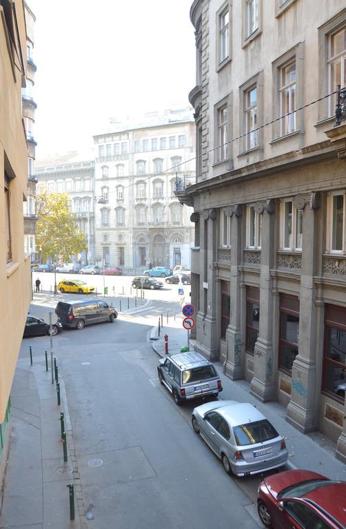 Classic Flat At Basilica Apartment Budapest Exterior photo