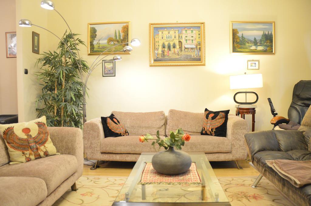 Classic Flat At Basilica Apartment Budapest Exterior photo