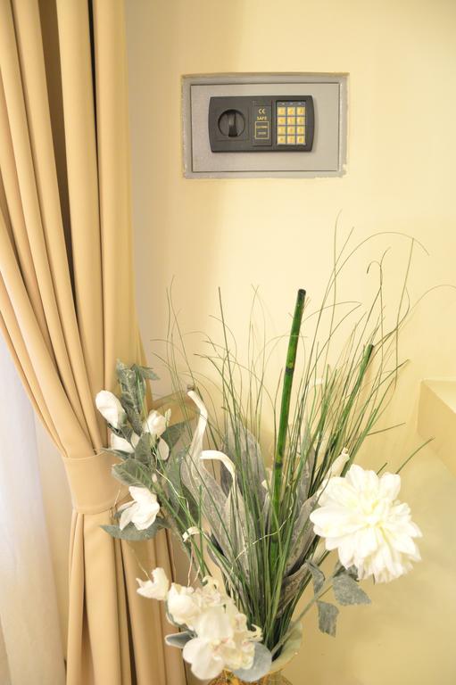 Classic Flat At Basilica Apartment Budapest Exterior photo